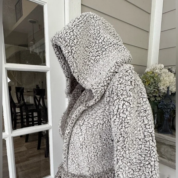 Pottery Barn Coziest Sherpa Robe Heathered Gray Size-Large L - Picture 5 of 10